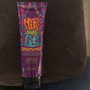 Perfectly posh hips don’t lie caffeine body cream
